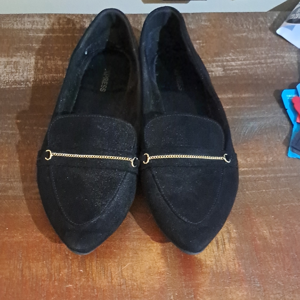 Express Black Flats with Gold Chain Accent EUC Size 9